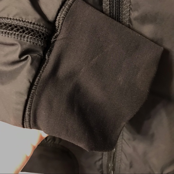 Lululemon Run: Two To Make It True Jacket sz 10 reversible black windbreaker - Picture 12 of 13